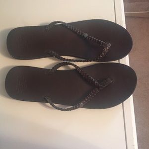 Brown hollister flip flops