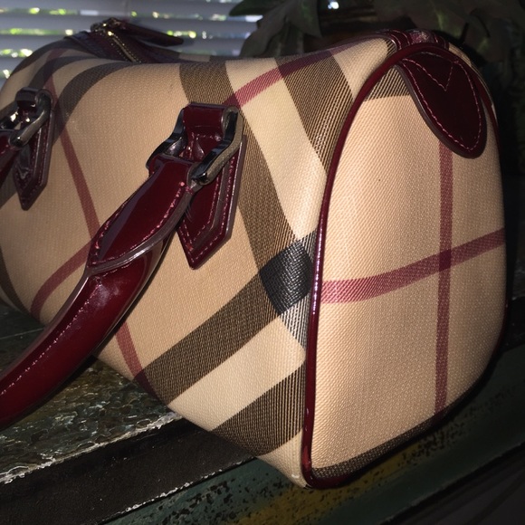 Burberry nova satchel. 9"1/2 L , 6"h 5"1/2 w - Picture 3 of 4