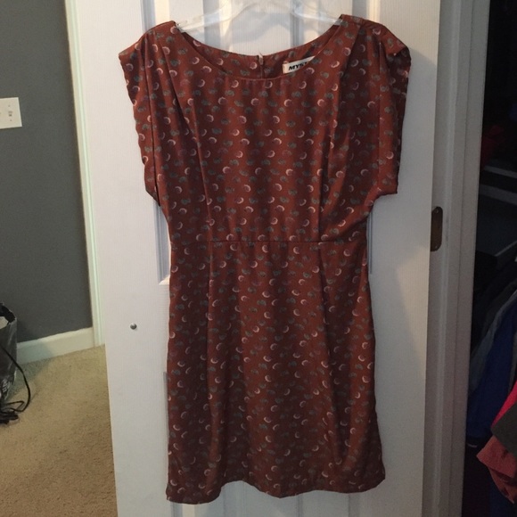 Mystic dress with tree details