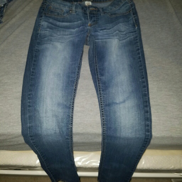 Mudd Medium Wash Skinny Jeans - Picture 1 of 3