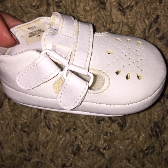Adorable all white baby shoes. - Picture 2 of 2
