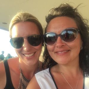 Meet your Posher, Angela