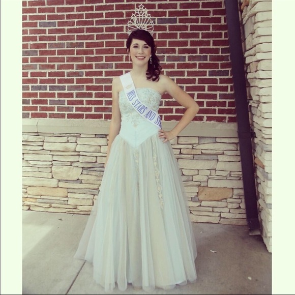 Pageant dress - Picture 4 of 4