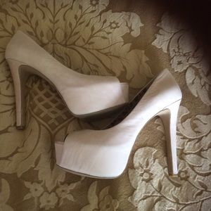 Jessica Simpson heels