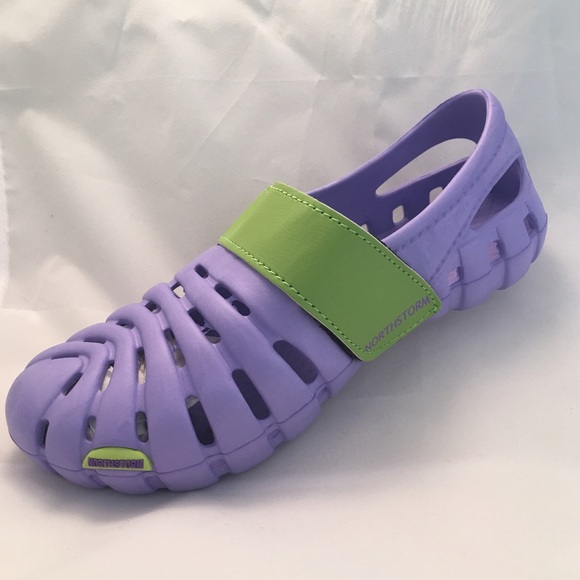 Northstrom Clogs - Picture 1 of 3