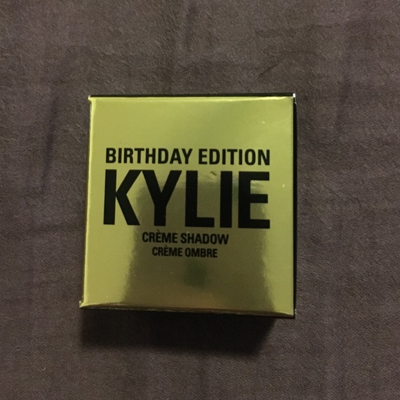 Kylie Birthday Copper Creme Shadow - Picture 3 of 3