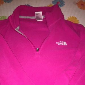 In good condition North Face pull-over