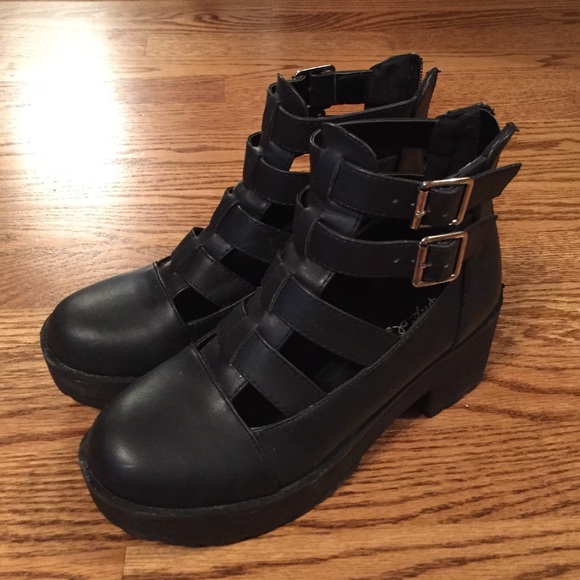 Cutout booties