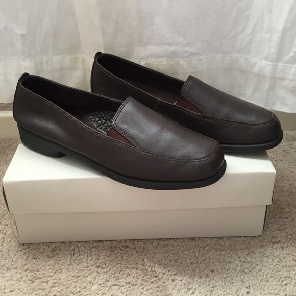 Hush Puppies Shoes - NIB Hush Puppies
