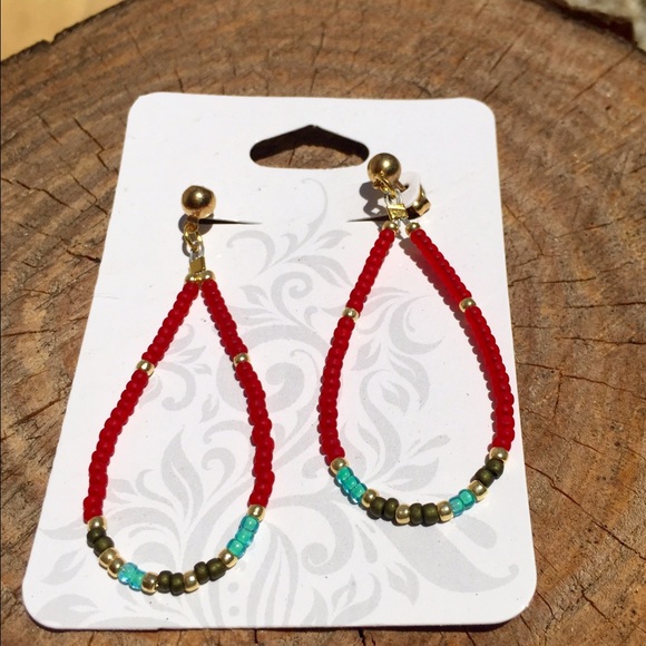 Beaded earrings w/gold filled posts - Picture 1 of 2