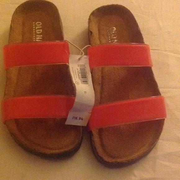BNWT KIDS  OLD NAY SANDALS