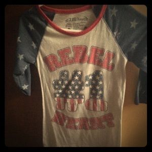 Medium sleeve tee shirt
