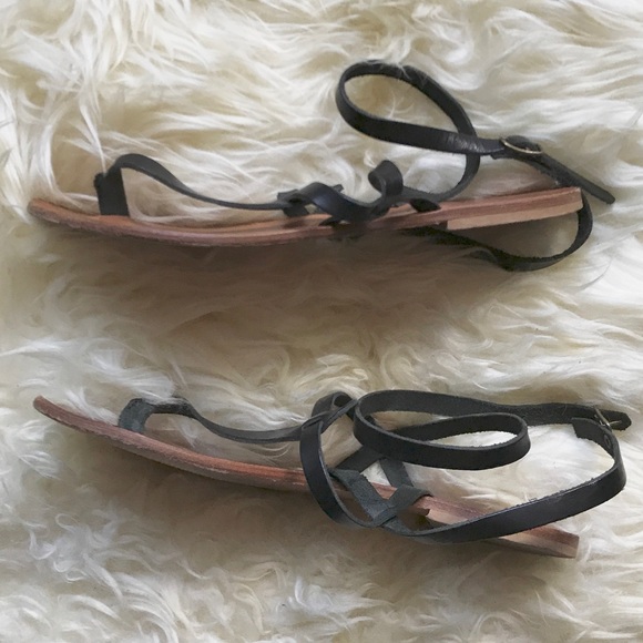 Joie a la Plage | "Toulon" T-Straps | Size 7.5 - Picture 3 of 4