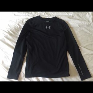 Under armor insulated black long sleeve