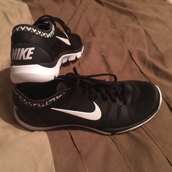 Nike shoes with Aztec accent! - Picture 1 of 4