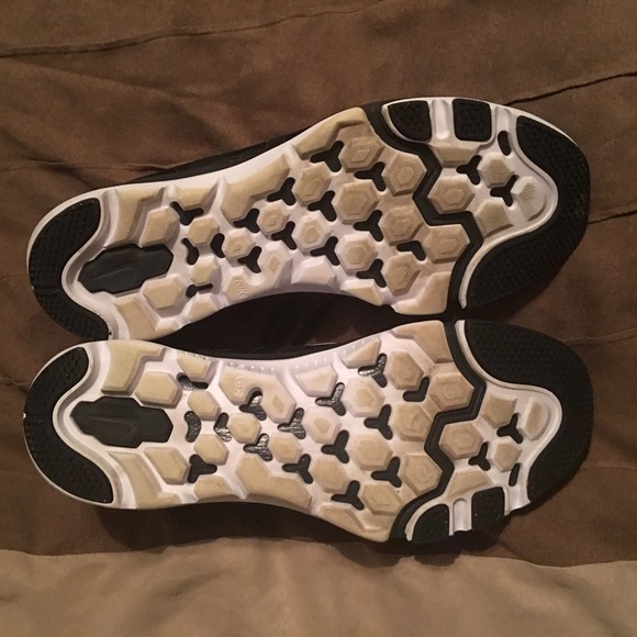 Nike shoes with Aztec accent! - Picture 3 of 4