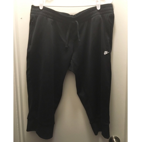 Nike Cropped Athletic Pants