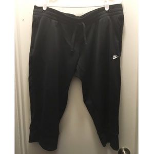 Nike Cropped Athletic Pants