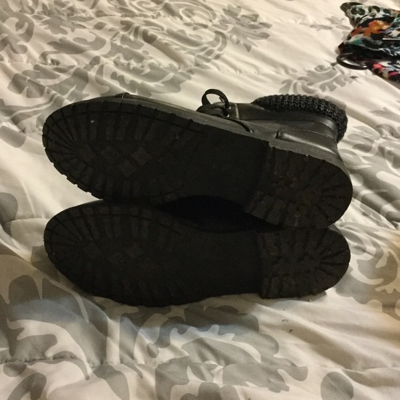 Boots - Picture 3 of 4