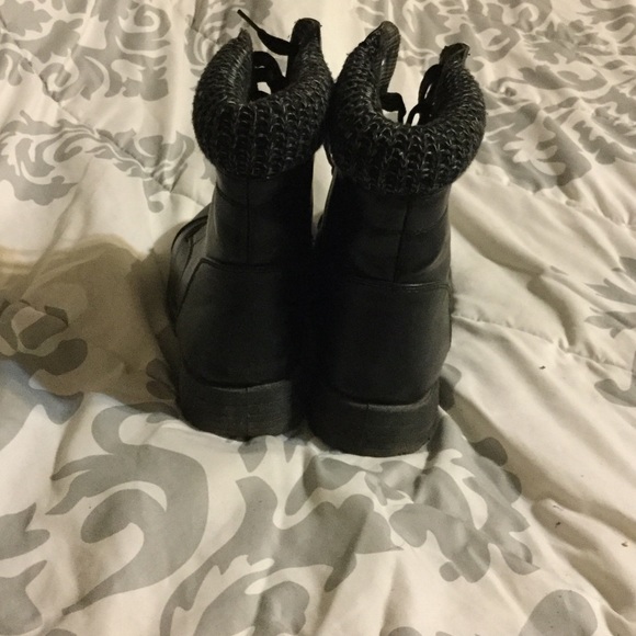 Boots - Picture 4 of 4