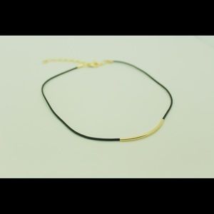 SINGLE MINGLE Black Leather Choker with Gold Bar