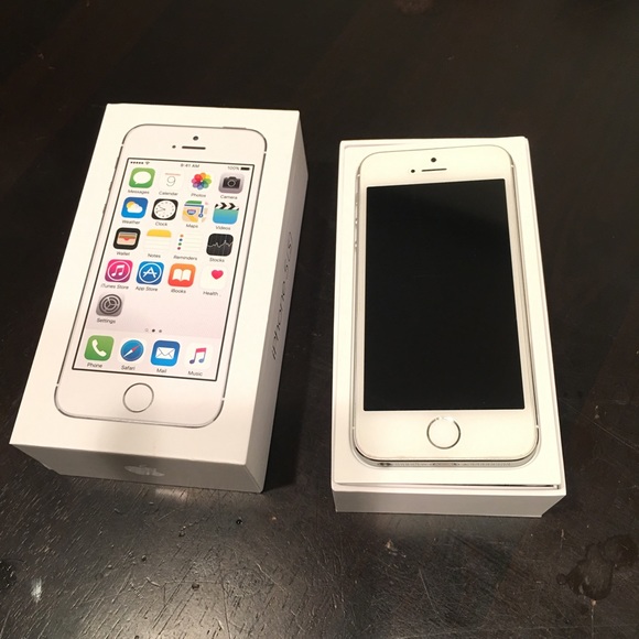 Apple IPhone 5s Silver (BOOST) 16gb Gently Used - Picture 3 of 4