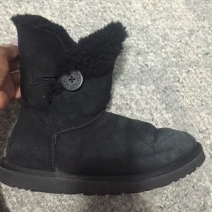 Size 8 UGG Australia bailey button boot