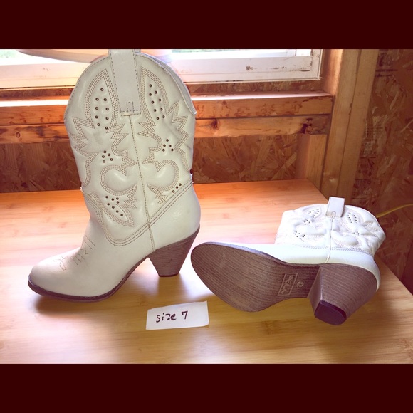 Mia off white boots