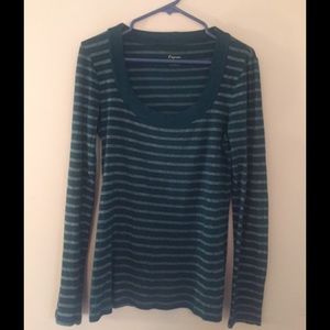 Long Sleeve Express Scoop Neck Shirt