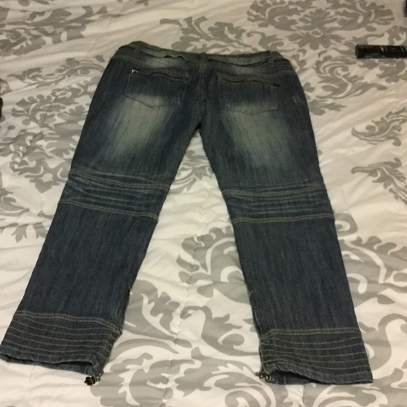 Jeans - Picture 2 of 2