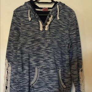 Like New!!! Buckle Pull Over hoodie!