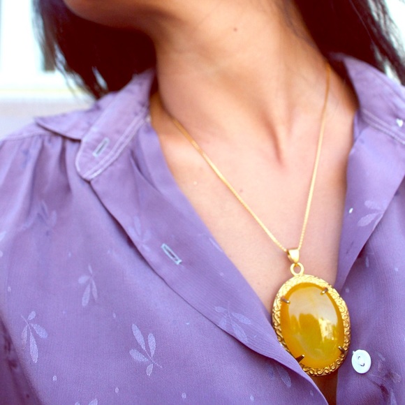 Beautiful vibrant Yellow Agate Pendant necklace