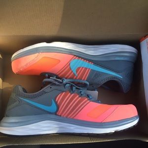 Nike Shoes - Nike Dual Fusion X Shoes Nike Shoes - Nike Dual Fusion X Shoes