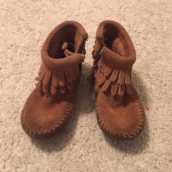 Minnetonka boots. Size 3 used condition