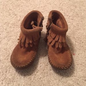 Minnetonka boots. Size 3 used condition