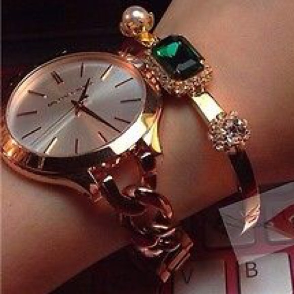 MK Runway Watch ? main image 4