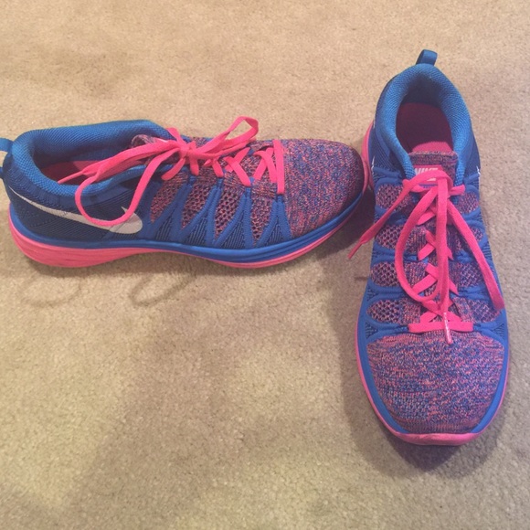 Nike Shoes - Nike Flyknit Lunar 2