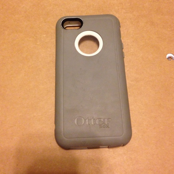 Grey and White OtterBox for 5c