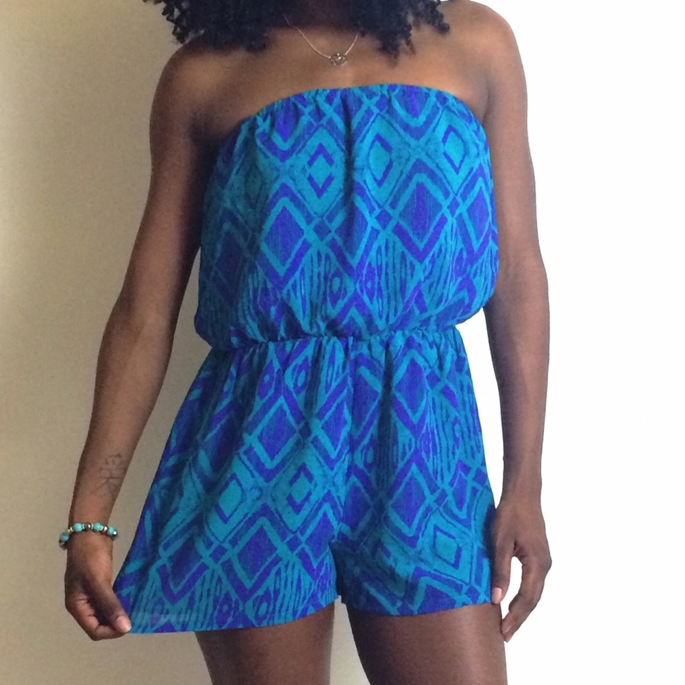 Fabulous shorts romper 🔵