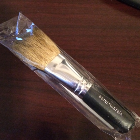 Flawless Application Face Brush