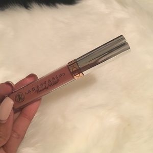 ABH Liquid Lipstick in Ashton