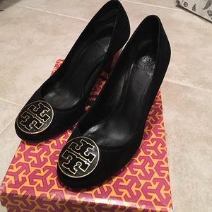 Practicals brand new (never worn outside) to pumps