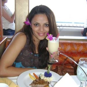 Meet your Posher, Muna