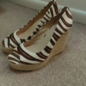 Super Cute Vince Camuto Wedges
