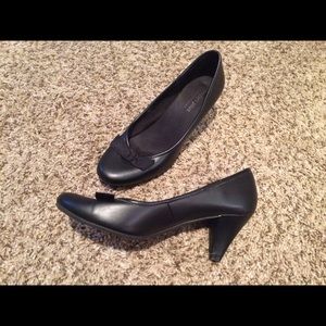 Comfort Plus Heels, size 6.5.