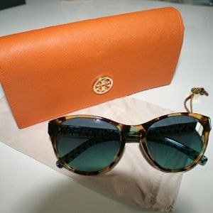 Tory Burch TY7074 sunglasses