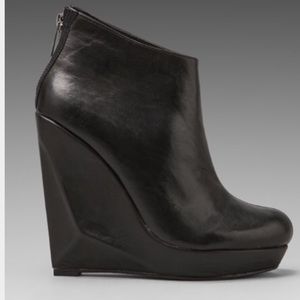 Dolce vita black fury booties