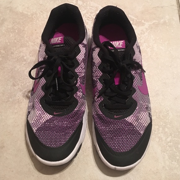 Nike Flex Experience Run 4