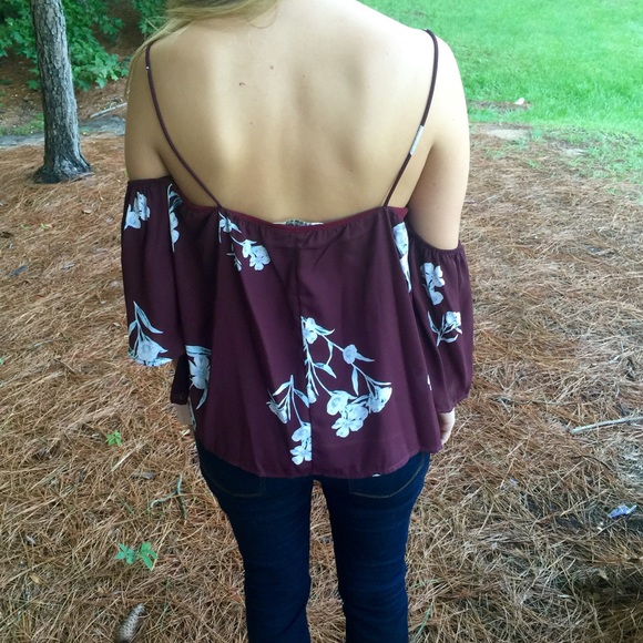🍁Last one🍁 Burgundy  floral off shoulder top - Picture 2 of 2