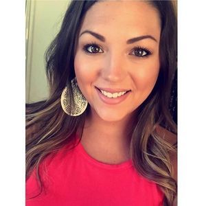 Meet your Posher, Macy